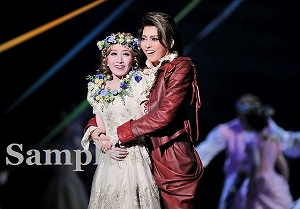 朝夏 実咲 舞台写真／宙組大劇場公演『Shakespeare～空に満つるは、尽きせぬ言の葉～』『HOT EYES!!』