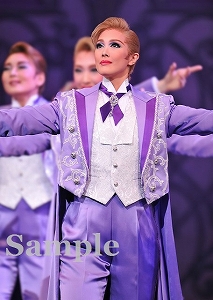 麻央侑希 舞台写真／星組東京国際フォーラムホールC公演『LOVE＆DREAM』-I.Sings Disney／II.Sings TAKARAZUKA－