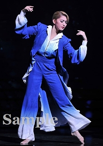 朝夏まなと 舞台写真／宙組東京公演『Shakespeare～空に満つるは、尽きせぬ言の葉～』『HOT EYES!!』