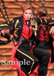 愛月ひかる 舞台写真／宙組東京公演『Shakespeare～空に満つるは、尽きせぬ言の葉～』『HOT EYES!!』