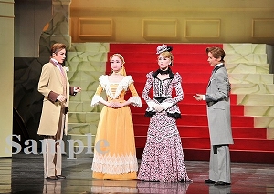 明日海 他 舞台写真／花組中日劇場役替わり公演『Ernest in Love』