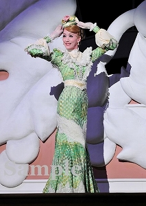 花乃 まりあ 舞台写真／花組梅田芸術劇場公演『Ernest in Love』