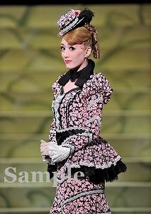 花乃 まりあ 舞台写真／花組梅田芸術劇場公演『Ernest in Love』