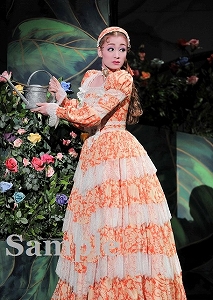 城妃 美伶 舞台写真／花組梅田芸術劇場公演『Ernest in Love』