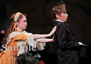 明日海 音 舞台写真／花組梅田芸術劇場役替わり公演『Ernest in Love』