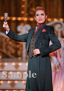 十輝いりす 舞台写真／星組大劇場公演『こうもり』『THE ENTERTAINER!』