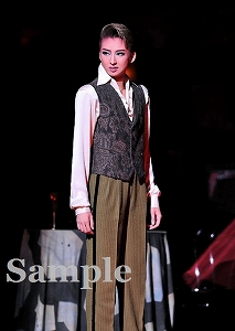 凪七瑠海 舞台写真／月組全国ツアー公演『激情』『Apasionado（アパショナード）!!III』