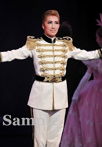 真風 涼帆 舞台写真／宙組大劇場公演『エリザベート―愛と死の輪舞（ロンド）―』