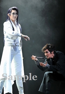 朝夏 愛月 舞台写真／宙組大劇場公演『エリザベート―愛と死の輪舞（ロンド）―』