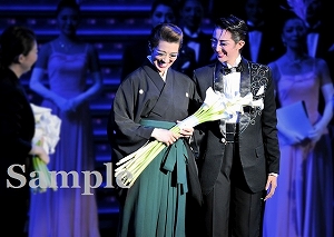 北翔 紅 舞台写真／『北翔海莉サヨナラショー』