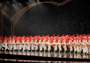 ロケット 舞台写真／雪組大劇場公演『私立探偵ケイレブ・ハント』『Greatest HITS!』