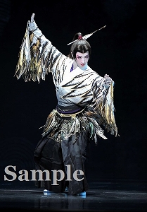 明日海りお 舞台写真／花組大劇場公演『雪華抄（せっかしょう）』『金色（こんじき）の砂漠』