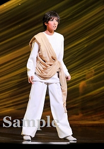明日海りお 舞台写真／花組大劇場公演『雪華抄（せっかしょう）』『金色（こんじき）の砂漠』