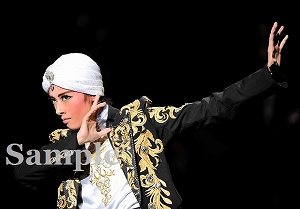 明日海りお 舞台写真／花組大劇場公演『雪華抄（せっかしょう）』『金色（こんじき）の砂漠』