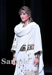 芹香斗亜 舞台写真／花組大劇場公演『雪華抄（せっかしょう）』『金色（こんじき）の砂漠』