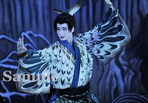 柚香光 舞台写真／花組大劇場公演『雪華抄（せっかしょう）』『金色（こんじき）の砂漠』