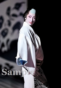 柚香光 舞台写真／花組大劇場公演『雪華抄（せっかしょう）』『金色（こんじき）の砂漠』