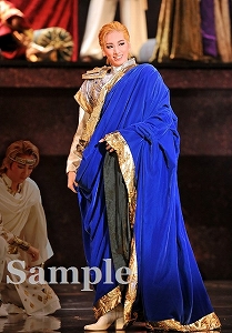 柚香光 舞台写真／花組大劇場公演『雪華抄（せっかしょう）』『金色（こんじき）の砂漠』