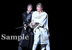 明日海 芹香 舞台写真／花組大劇場公演『雪華抄（せっかしょう）』『金色（こんじき）の砂漠』