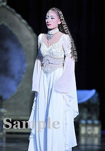 城妃美伶 舞台写真／花組新人公演『金色（こんじき）の砂漠』