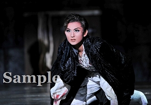 綺城ひか理 舞台写真／花組新人公演『金色（こんじき）の砂漠』