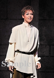 亜蓮冬馬 舞台写真／花組新人公演『金色（こんじき）の砂漠』