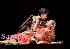 綺城 城妃 舞台写真／花組新人公演『金色（こんじき）の砂漠』