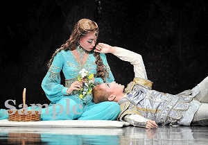 城妃 帆純 舞台写真／花組新人公演『金色（こんじき）の砂漠』