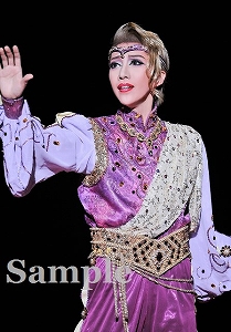 美弥るりか 舞台写真／月組大劇場公演『カルーセル輪舞曲（ロンド）』