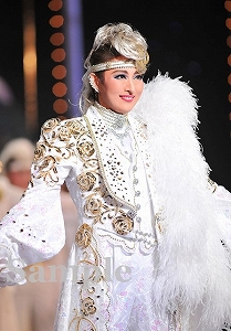 珠城りょう 舞台写真／月組大劇場公演『カルーセル輪舞曲（ロンド）』