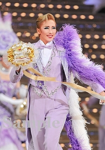 華形ひかる 舞台写真／月組大劇場公演『カルーセル輪舞曲（ロンド）』