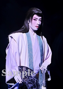 明日海 りお 舞台写真／花組東京公演『雪華抄（せっかしょう）』『金色（こんじき）の砂漠』