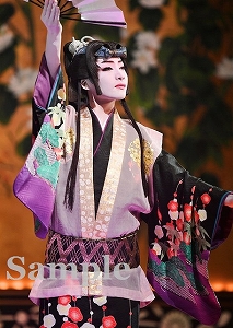 鳳月 杏 舞台写真／花組東京公演『雪華抄（せっかしょう）』『金色（こんじき）の砂漠』