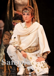 芹香 斗亜 舞台写真／花組東京公演『雪華抄（せっかしょう）』『金色（こんじき）の砂漠』