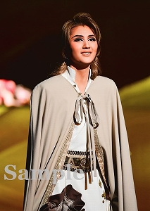 芹香 斗亜 舞台写真／花組東京公演『雪華抄（せっかしょう）』『金色（こんじき）の砂漠』