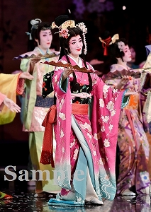 花乃まりあ 舞台写真／花組東京公演『雪華抄（せっかしょう）』『金色（こんじき）の砂漠』