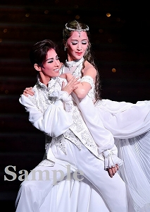 明日海 花乃 舞台写真／花組東京公演『雪華抄（せっかしょう）』『金色（こんじき）の砂漠』