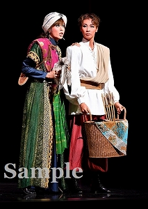 瀬戸 冴月 舞台写真／花組東京公演『雪華抄（せっかしょう）』『金色（こんじき）の砂漠』