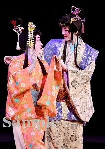 芹香 仙名 舞台写真／花組東京公演『雪華抄（せっかしょう）』『金色（こんじき）の砂漠』