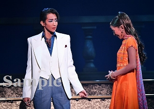 紅 綺咲 舞台写真／星組東京国際フォーラムホールC公演『オーム・シャンティ・オーム―恋する輪廻―』