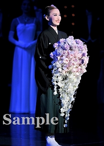 実咲凜音 舞台写真／「実咲凜音サヨナラショー」