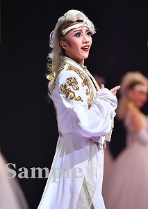 美弥るりか 舞台写真／月組東京公演『カルーセル輪舞曲（ロンド）』