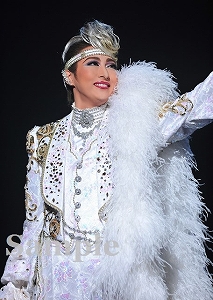 珠城りょう 舞台写真／月組東京公演『カルーセル輪舞曲（ロンド）』