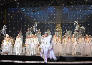 珠城 ほか 舞台写真／月組東京公演『カルーセル輪舞曲（ロンド）』