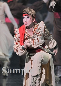 真風涼帆 舞台写真／宙組東京公演『王妃の館－Chateau de la Reine－』『VIVA!FESTA!』