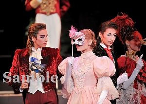 瀬戸 柚香 城妃 舞台写真／花組全国ツアー公演『仮面のロマネスク』『EXCITER!!2017』