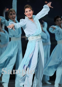 珠城りょう 舞台写真／月組博多座公演『長崎しぐれ坂』『カルーセル輪舞曲（ロンド）』