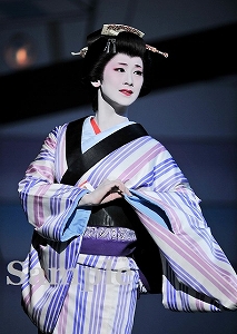 愛希れいか 舞台写真／月組博多座公演『長崎しぐれ坂』『カルーセル輪舞曲（ロンド）』