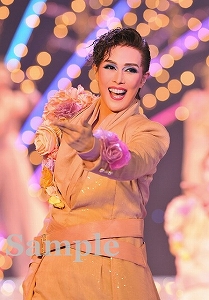 麻央侑希 舞台写真／星組大劇場公演『ベルリン、わが愛』『Bouquet de TAKARAZUKA（ブーケ ド タカラヅカ）』