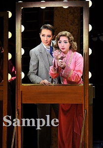 紅 綺咲 舞台写真／星組大劇場公演『ベルリン、わが愛』『Bouquet de TAKARAZUKA（ブーケ ド タカラヅカ）』